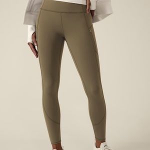 **NWT**Athleta Rainier Leggings 🤍